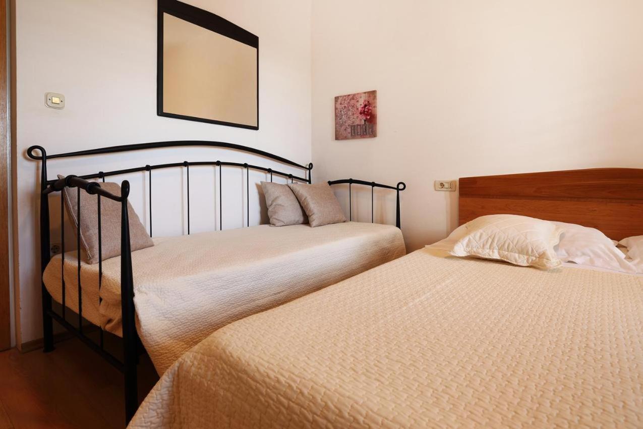 Apartmani Nila Sveta Nedelja  Zimmer foto