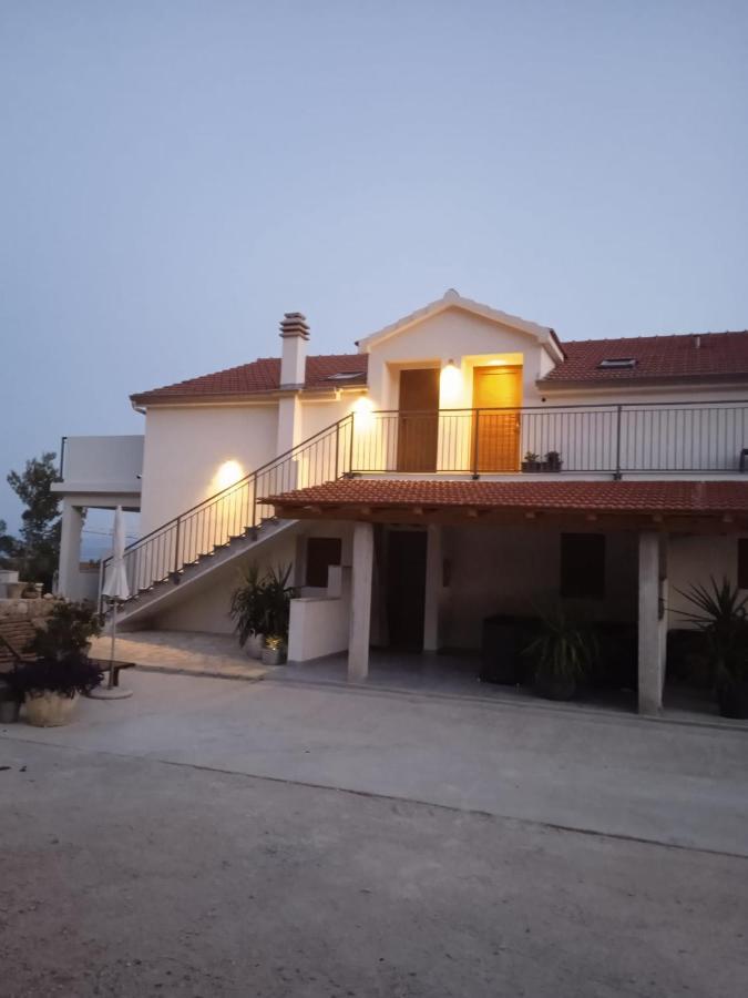Apartmani Nila Sveta Nedelja  Exterior foto