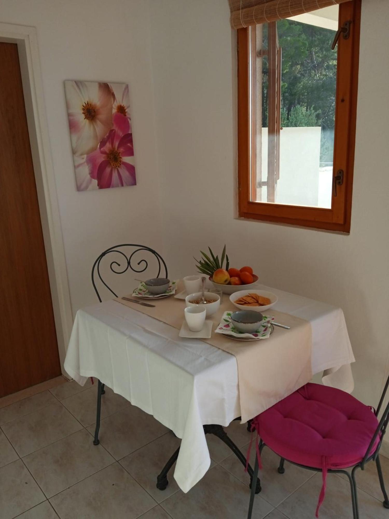 Apartmani Nila Sveta Nedelja  Zimmer foto